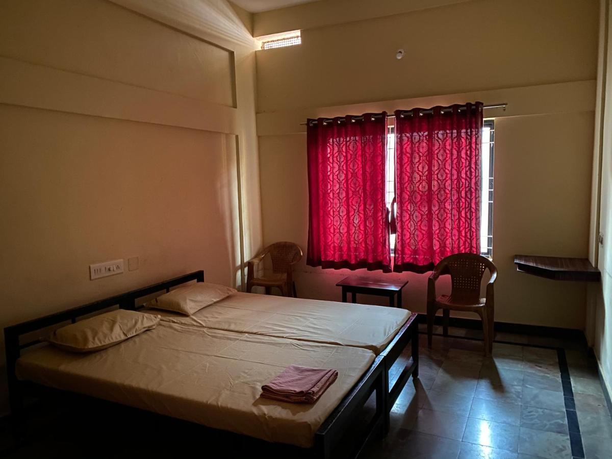 Sooryakamal Mahal Hotel Dharmastala ภายนอก รูปภาพ